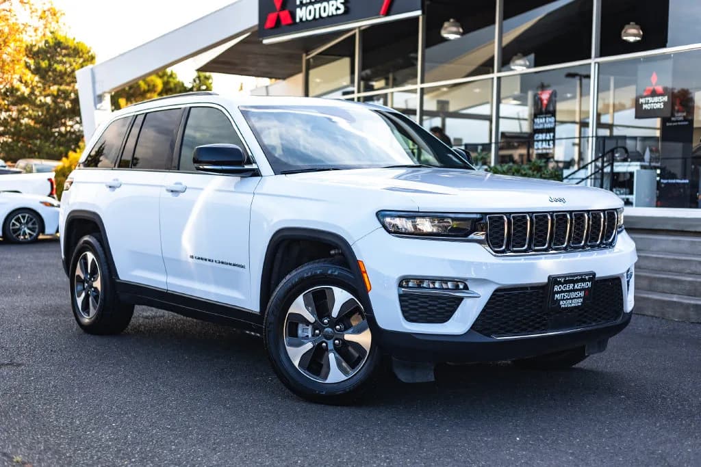 2024 Jeep Grand Cherokee 4xe in Bright White Clearcoat for sale at Roger Kehdi Mitsubishi near Portland, Oregon, photo 1 of 31