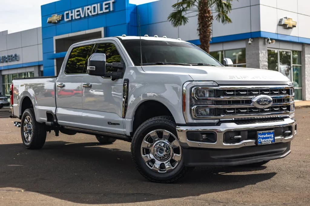 2023 Ford F-350 Super Duty Lariat in Oxford White for sale at Newberg Chevrolet in Newberg, Oregon