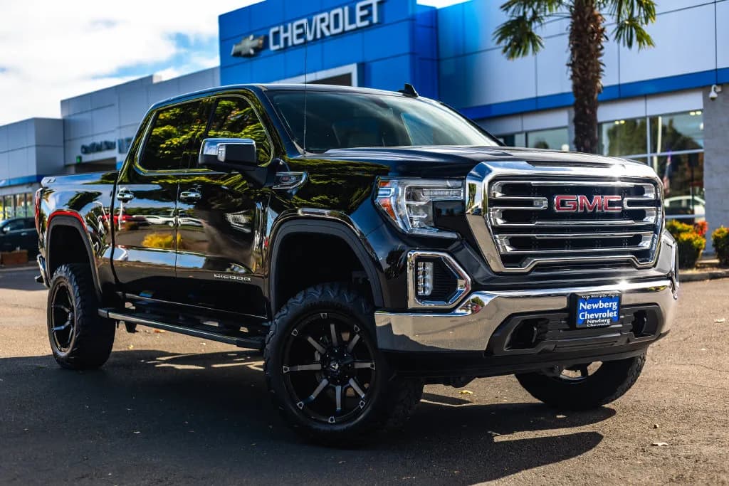 2020 GMC Sierra 1500 SLT in Onyx Black for sale at Newberg Chevrolet in Newberg, Oregon, photo 1 of 30