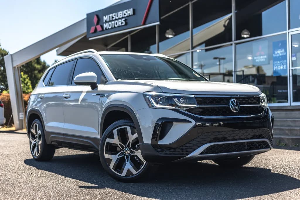 2022 Volkswagen Taos 1.5T SEL in Pure White for sale at Roger Kehdi Mitsubishi near Portland, Oregon