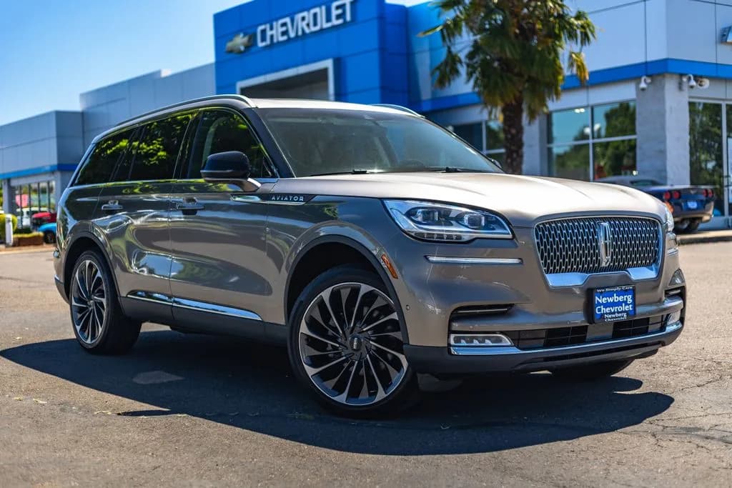 2020 Lincoln Aviator Reserve Premium in Iced Mocha Metallic Premium Colorant for sale at Newberg Chevrolet in Newberg, Oregon