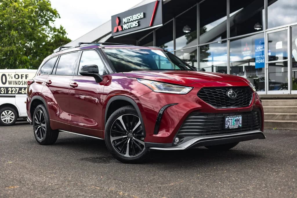 2021 Toyota Highlander XSE in Pearl for sale at Roger Kehdi Mitsubishi near Portland, Oregon
