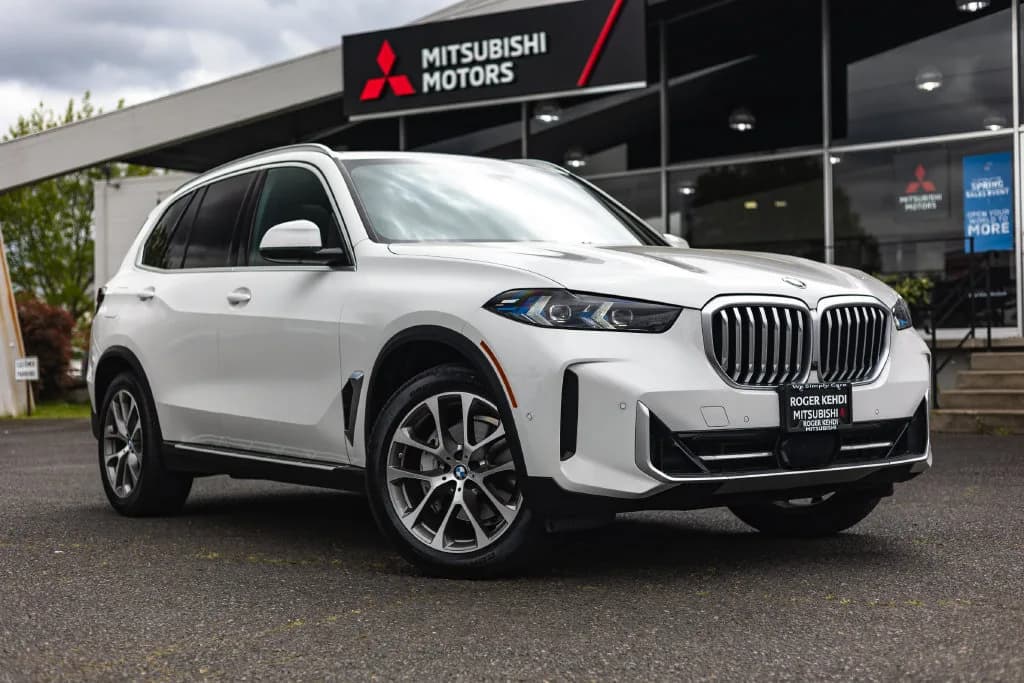 2026 BMW X5 xDrive40i in Alpine White for sale at Roger Kehdi Mitsubishi near Portland, Oregon