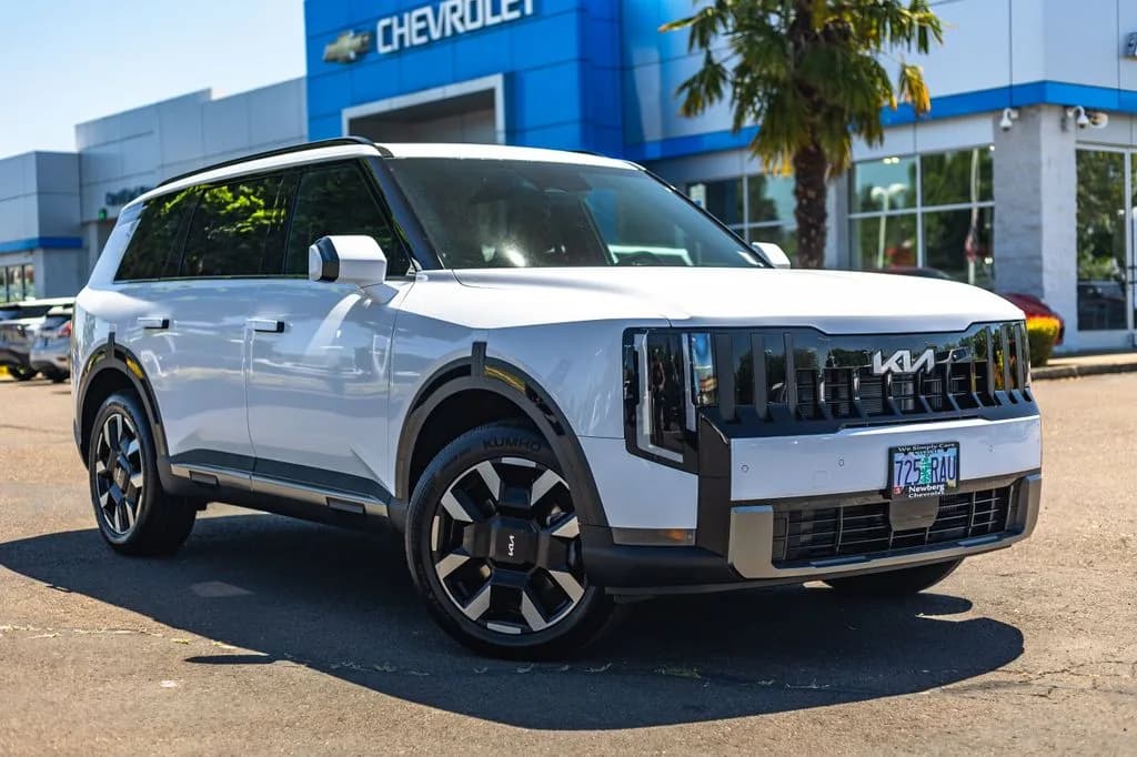 2027 Kia Telluride S in White Pearl for sale at Newberg Chevrolet in Newberg, Oregon