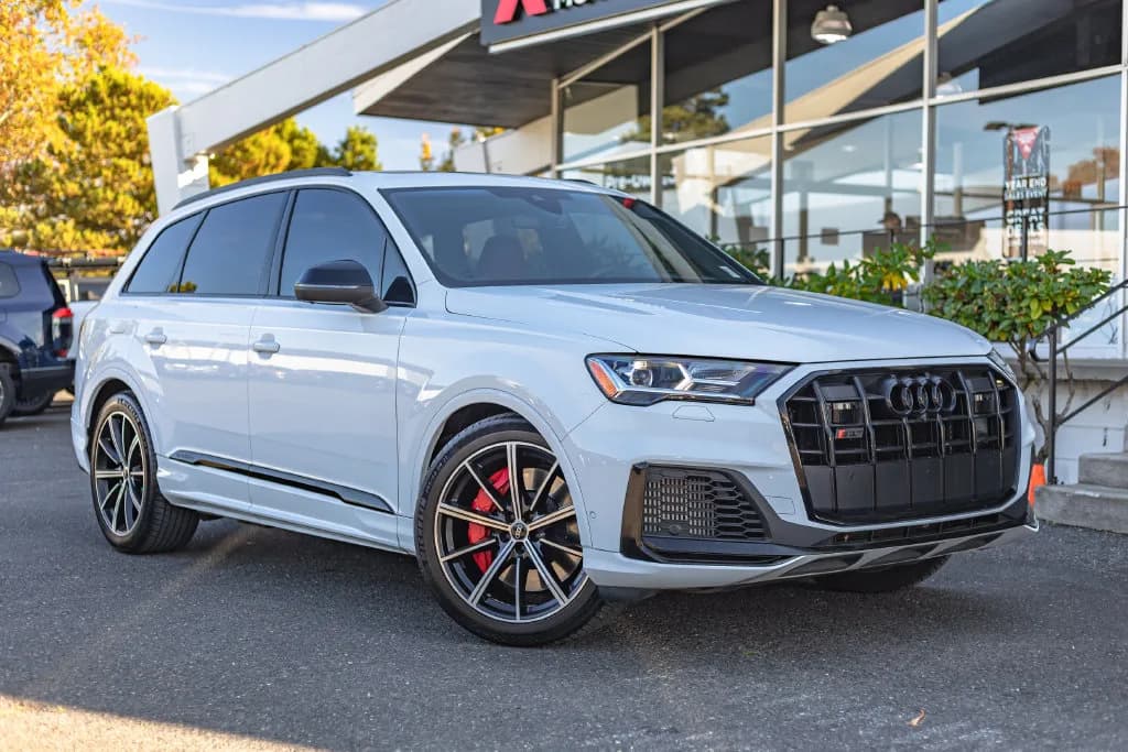 2022 Audi SQ7 quattro in Ibis White for sale at Roger Kehdi Mitsubishi near Portland, Oregon